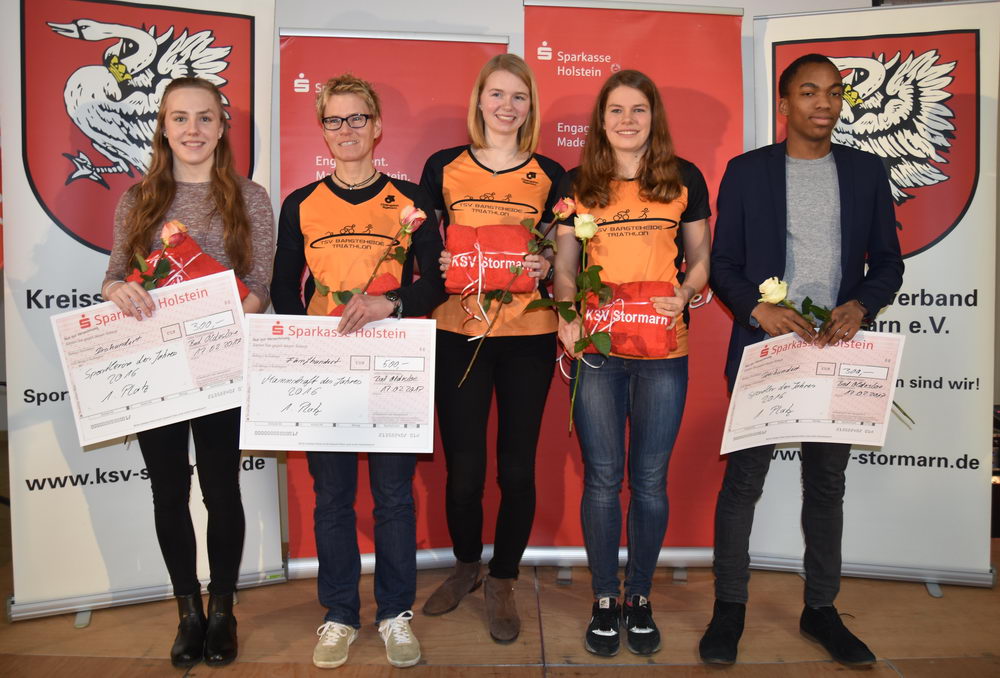 Die Sportler des Jahres : Sarina Sczech (l.), die Bargtheider Triathletinnen und John Schlegl.