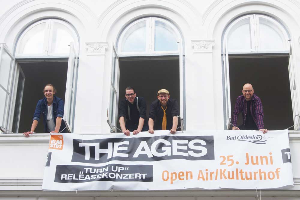 The Ages geben ein Releasekonzert: Bela Balboa (von links), Bernd "Big B." Flickenschild, Kai "Kaiser" Janßen und Sven Müggenburg. Foto: Fischer