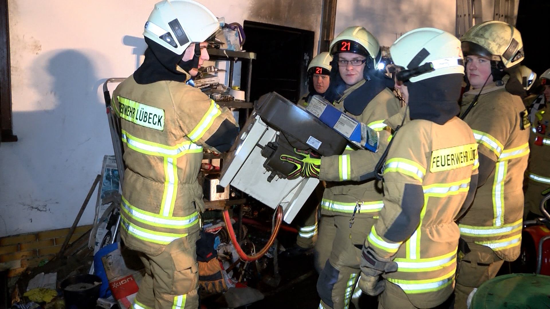 Lubeck Defektes Elektrogerat Setzt Messi Haus In Brand